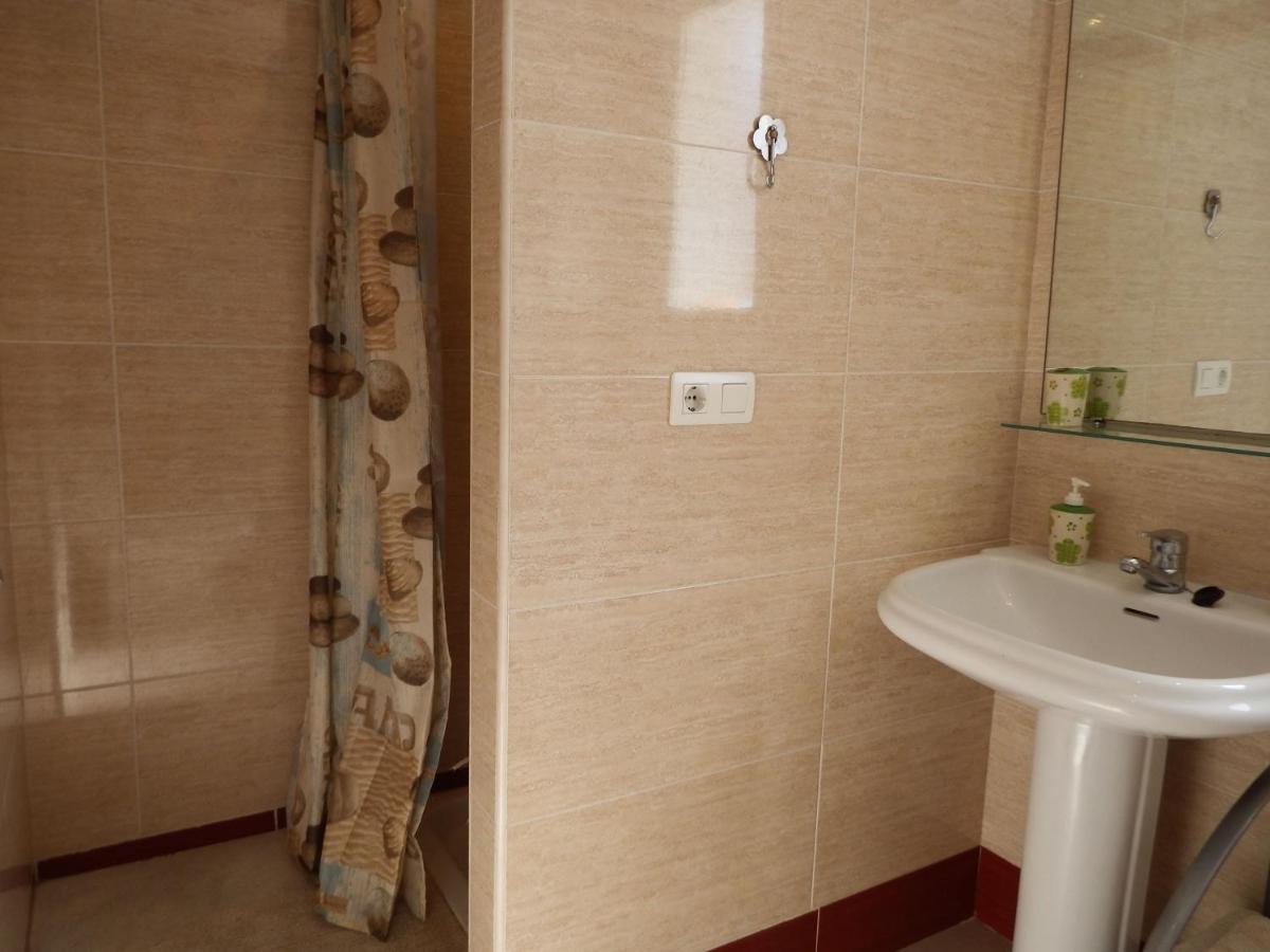 פואנגירולה Lovely, Quiet Downtown-Beach W Balcony מראה חיצוני תמונה